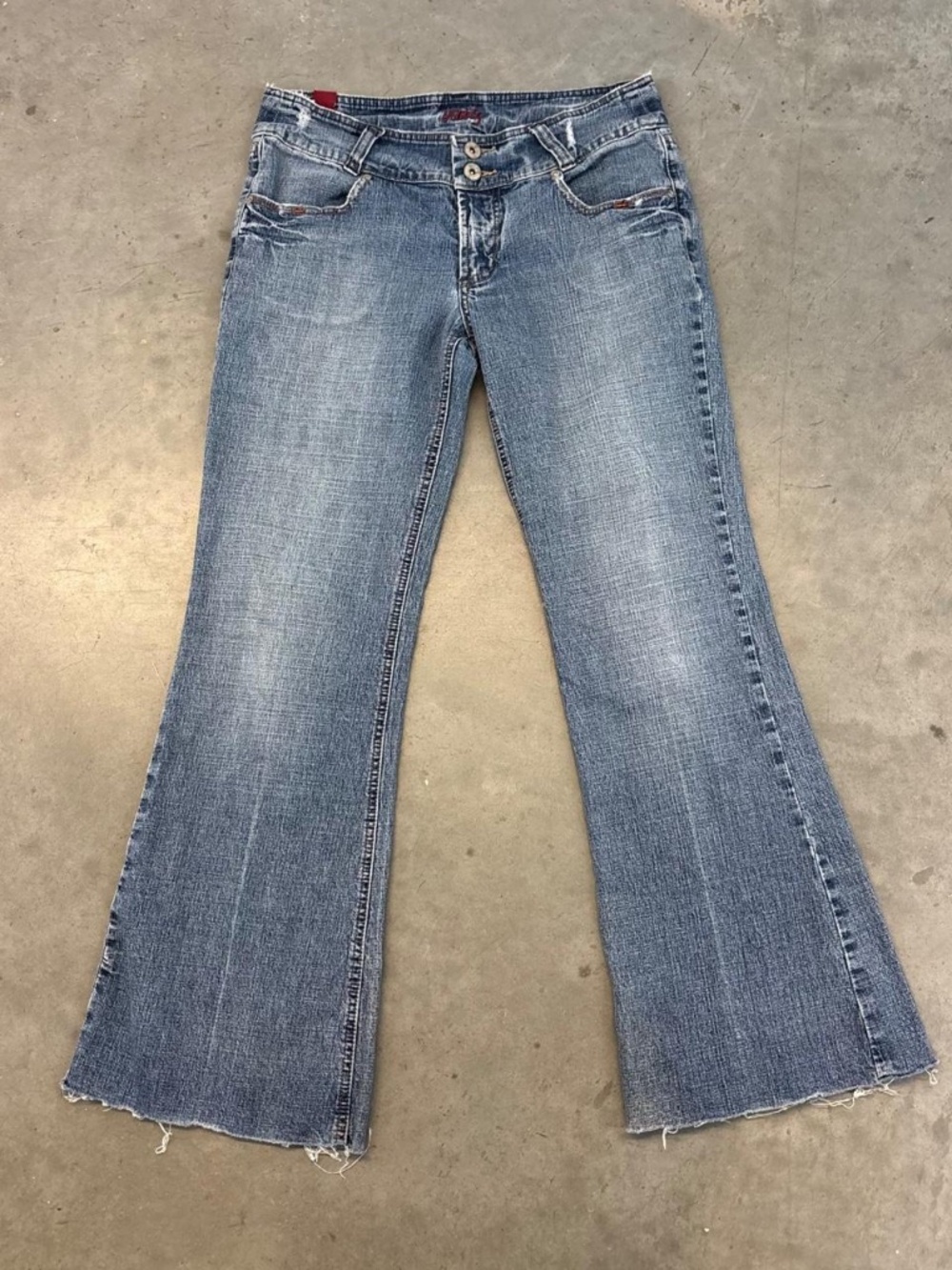 Vanity Low rise flare jean  30x32 size